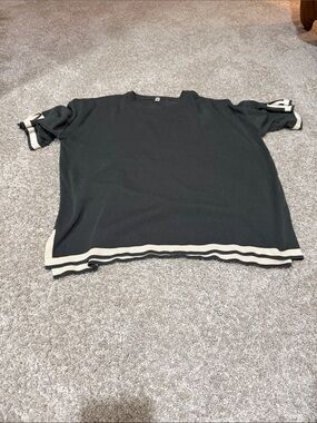 Black Short Sleeve Knit Top with Cream Trim